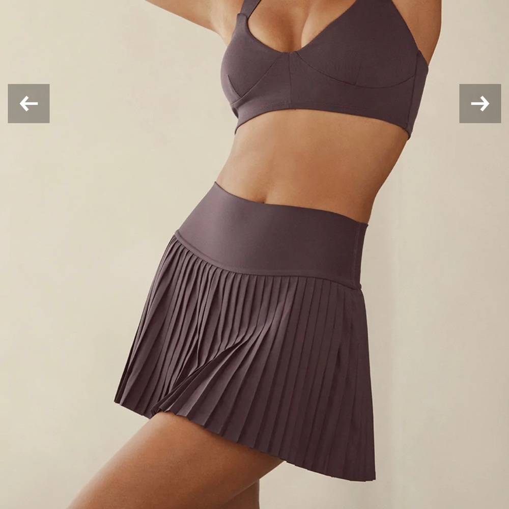 ALO Yoga Grand Slam Tennis Skirt in Raisin